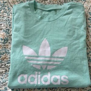 Adidas tshirt medium